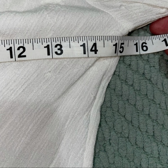 Ruby & Jenna No-Shoulder White Shorts Romper - Picture 4 of 12